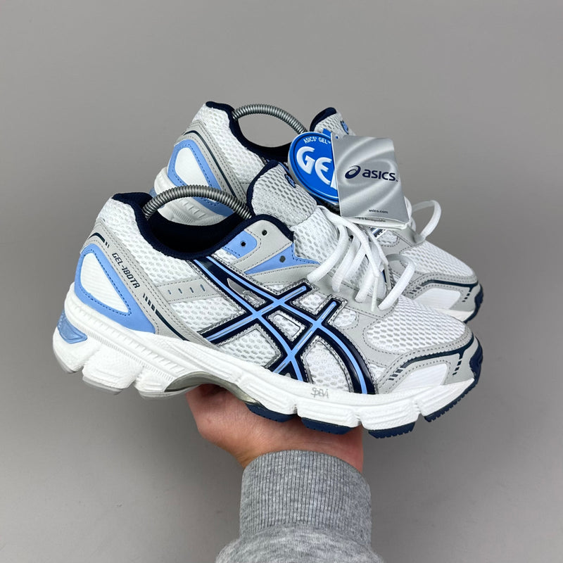 GEL Nimbus 16 — Blanc / Bleu ciel