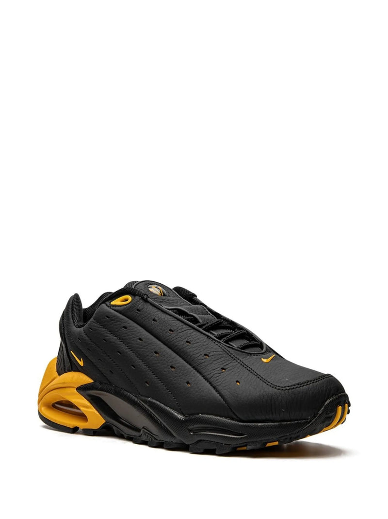 Nike X Nocta Air Terra Noir Et Jaune – vue 2