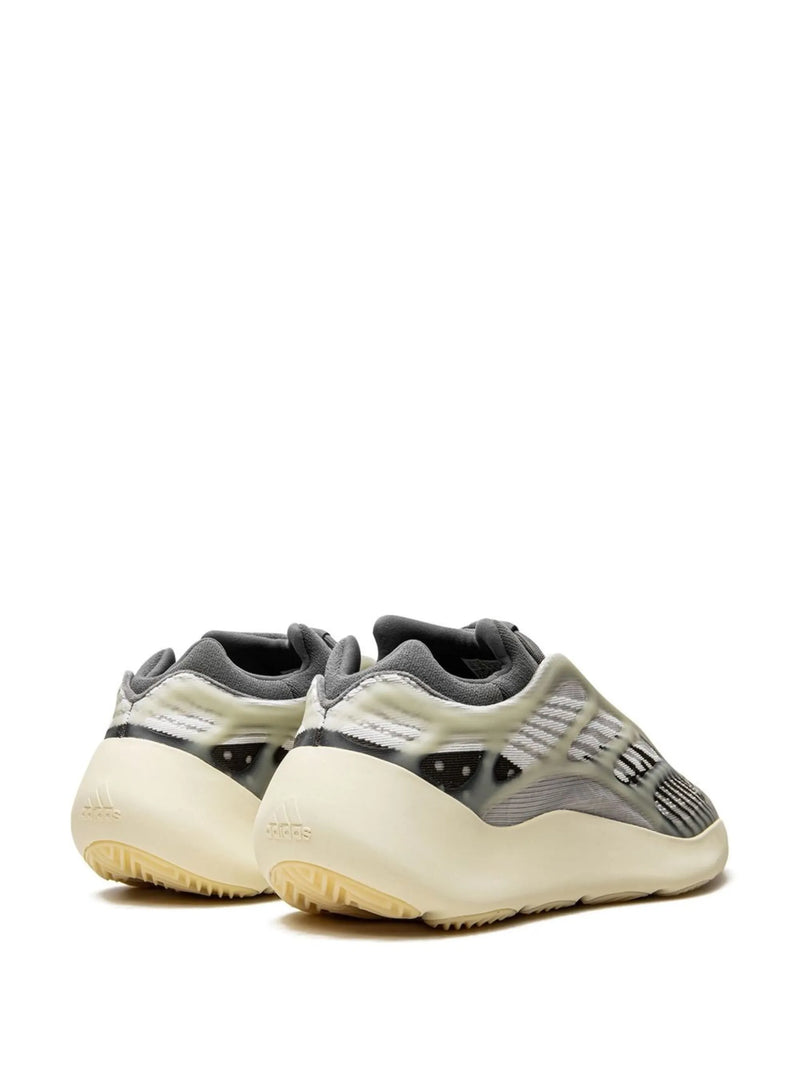 Yeezy 700 V3 Fade Salt – vue 3