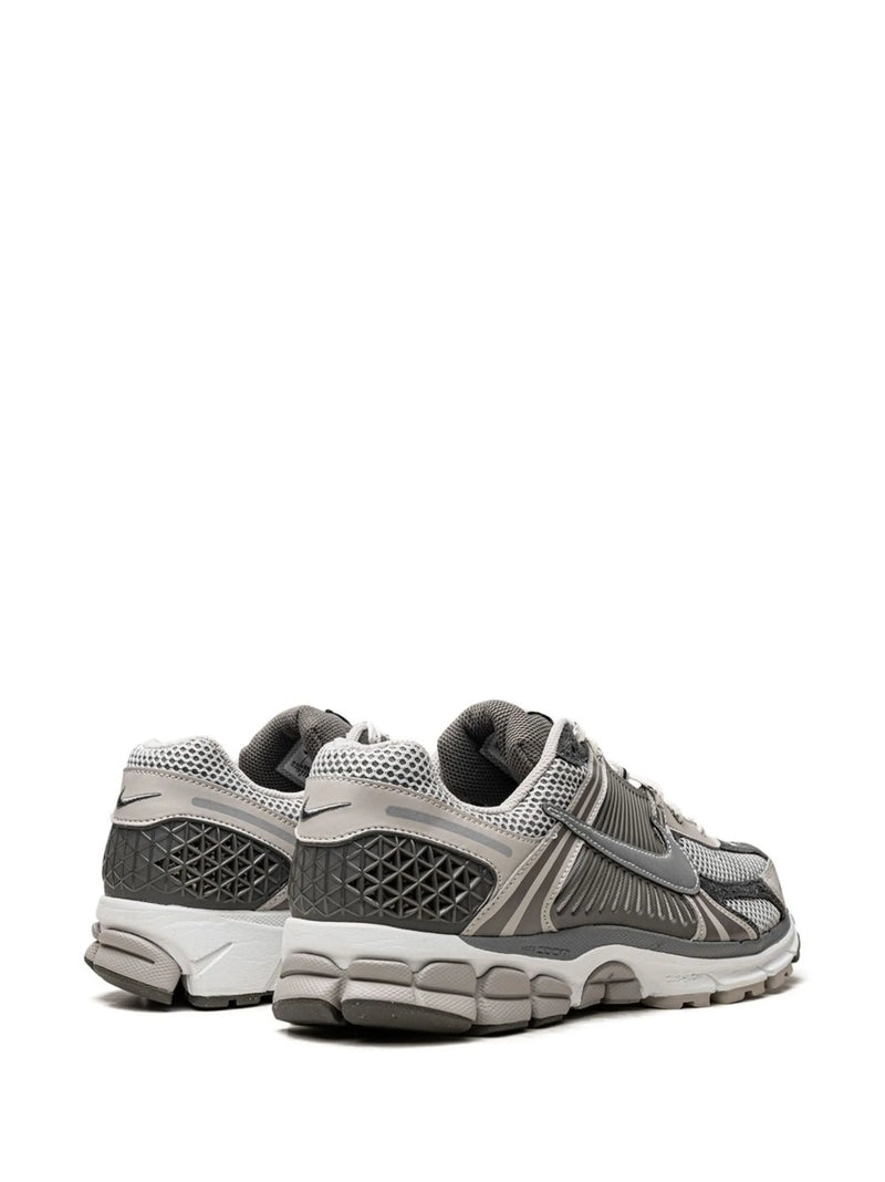 Nike Vomero Marron – vue 3
