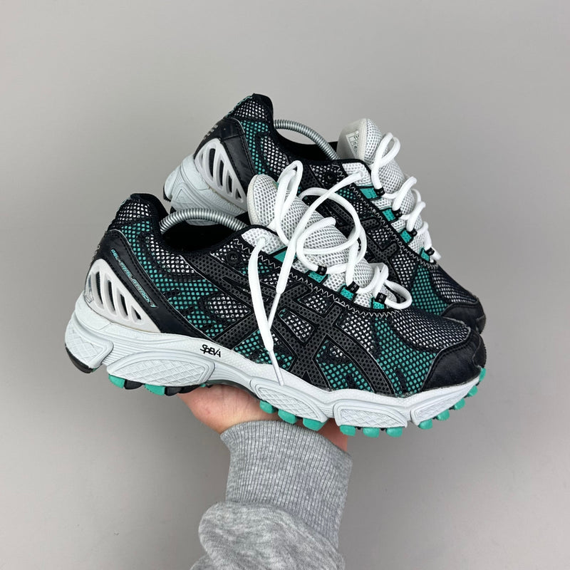 GEL Nimbus 16 — Noir / Vert jade / Blanc