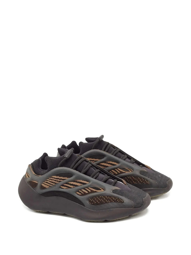 Yeezy 700 V3 Marron foncé – vue 2