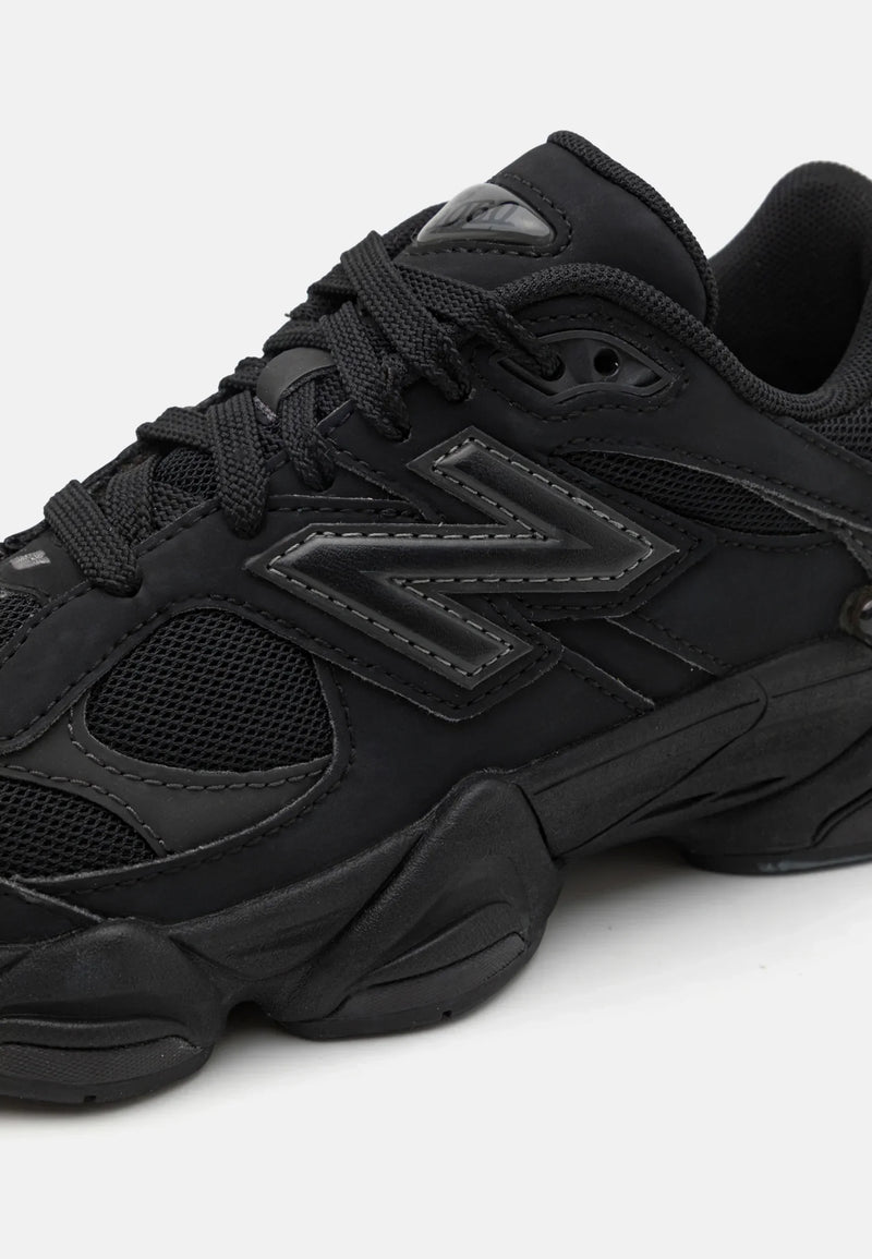 New Balance 9060 Full Noir – vue 3