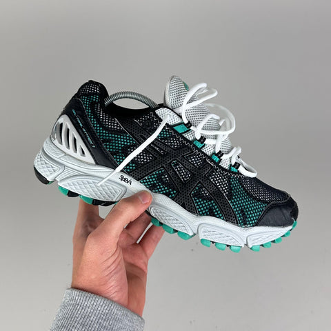 GEL Nimbus 16 — Noir / Vert jade / Blanc
