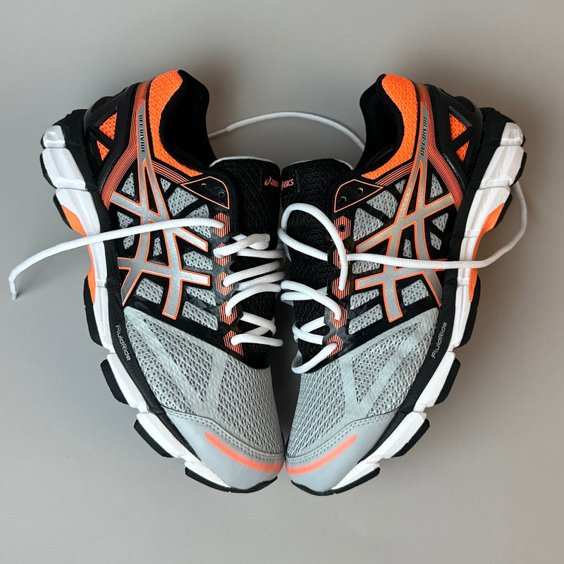 GEL Nimbus 16 — Gris clair / Orange