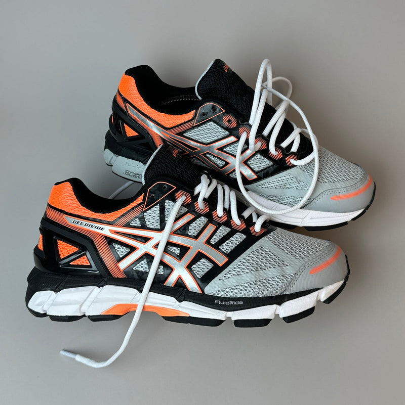GEL Nimbus 16 — Gris clair / Orange