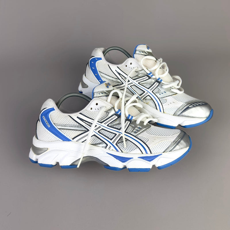 GEL Nimbus 16 — Blanc / Bleu azur / Noir
