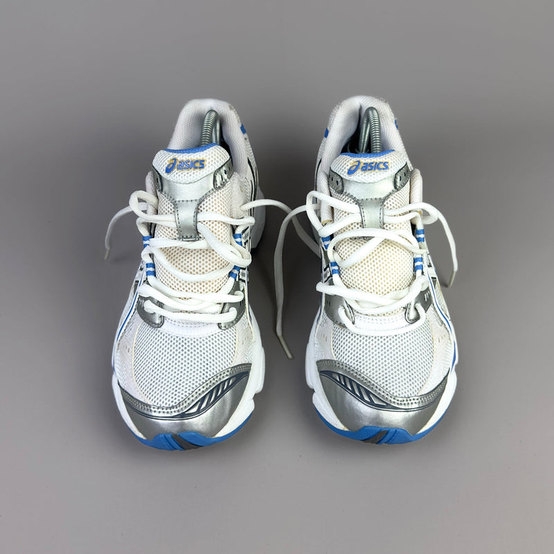 GEL Nimbus 16 — Blanc / Bleu azur / Noir