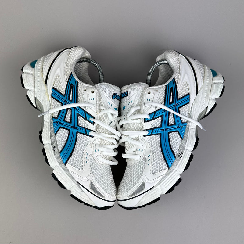 GEL Nimbus 16 — Crème / Cyan / Noir