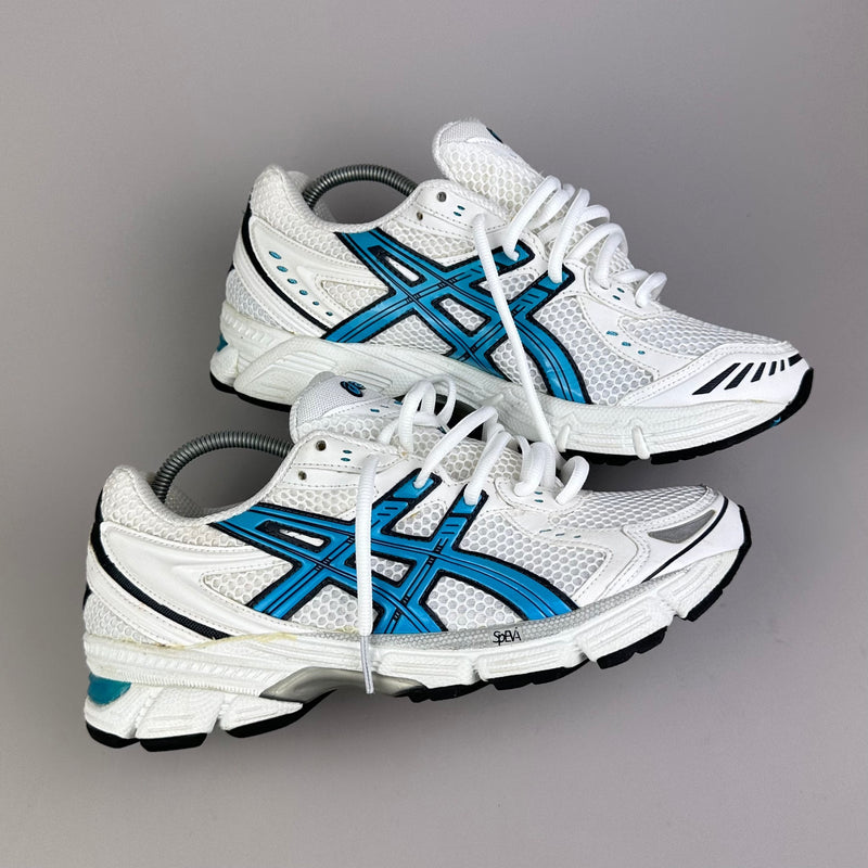 GEL Nimbus 16 — Crème / Cyan / Noir