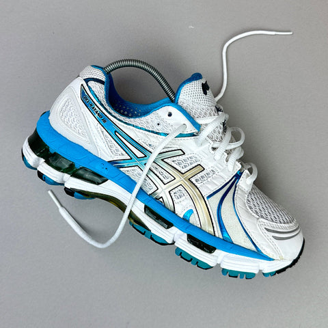 GEL Nimbus 16 — Blanc / Bleu ciel / Doré