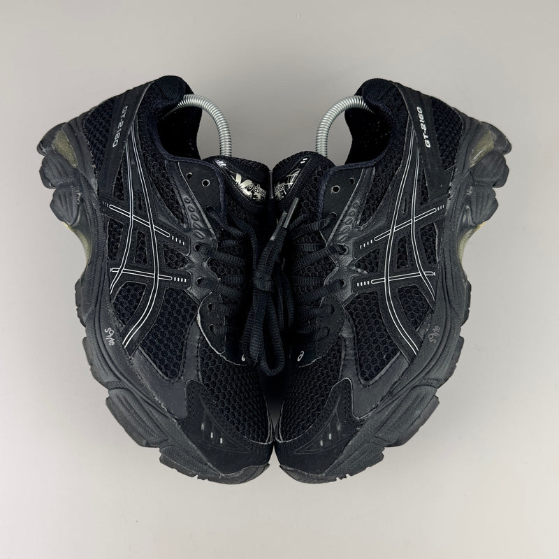 GEL Nimbus 16 — Noir / Blanc