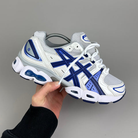 GEL Nimbus 16 — Blanc / Bleu cobalt