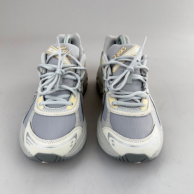 GEL Nimbus 16 — Gris clair / Crème