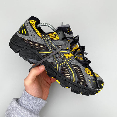 GEL Nimbus 16 — Gris / Jaune