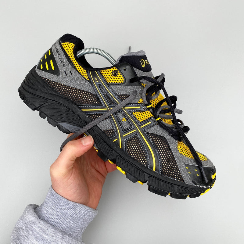 GEL Nimbus 16 — Gris / Jaune