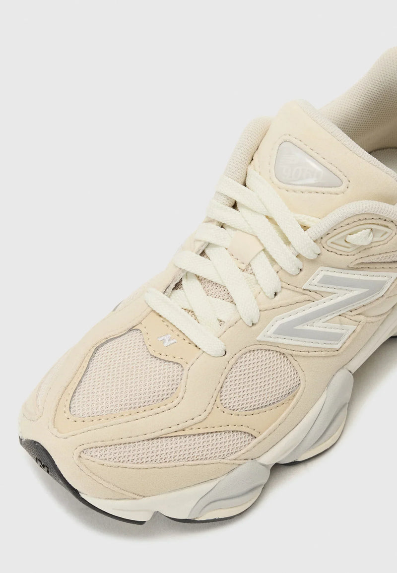 New Balance 9060 Beige – vue 3