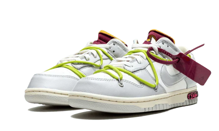 Nike® x Off-White® Dunk Low lot 8 – vue 2