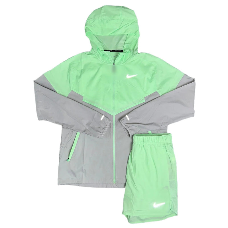 Ensemble running Nike 2 pièces vert menthe et gris : veste et short, packshot détouré sur fond blanc