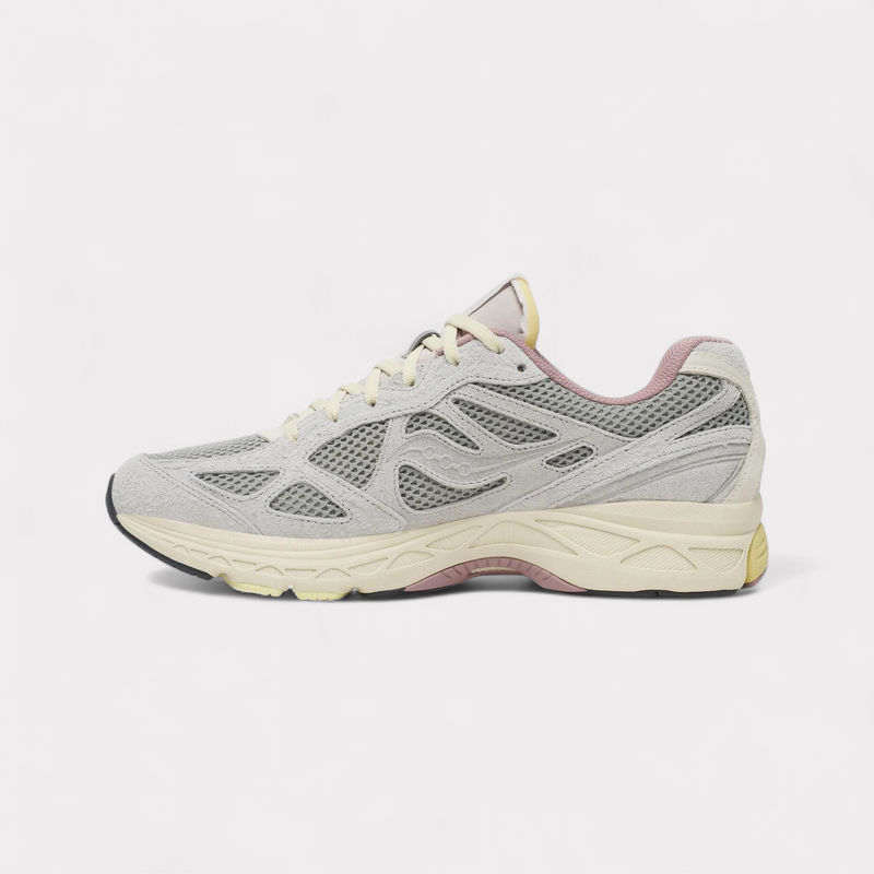 3SIXTEEN X Saucony Guide 7 v7.3 - Graphite – vue 3