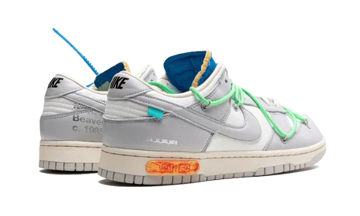 Nike® x Off-White® Dunk Low lot 26 – vue 3